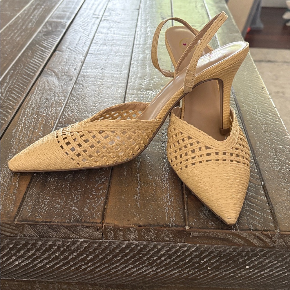 Chic Woven Pointed-Toe Heels